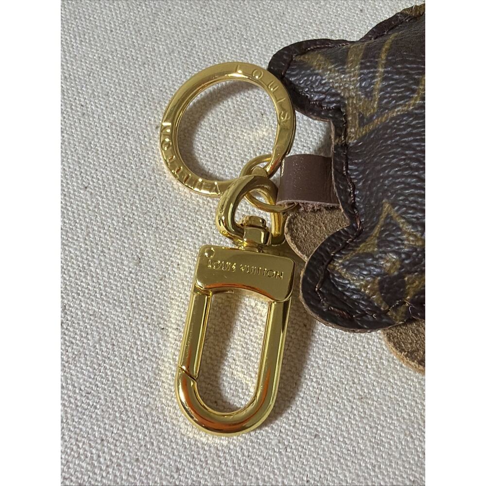 Upcycled Luxury Kitten Hello Kitty Key Ring - Picture 3 of 3